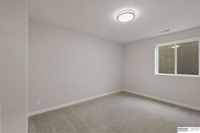 18410 Palisades Drive, Omaha, NE 68136