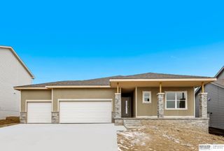 18410 Palisades Drive, Omaha, NE 68136