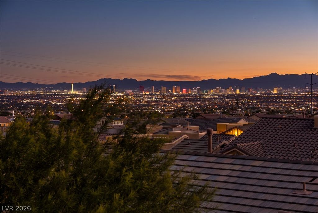10821 Knickerbocker Avenue, Las Vegas, NV 89166 — photo 2