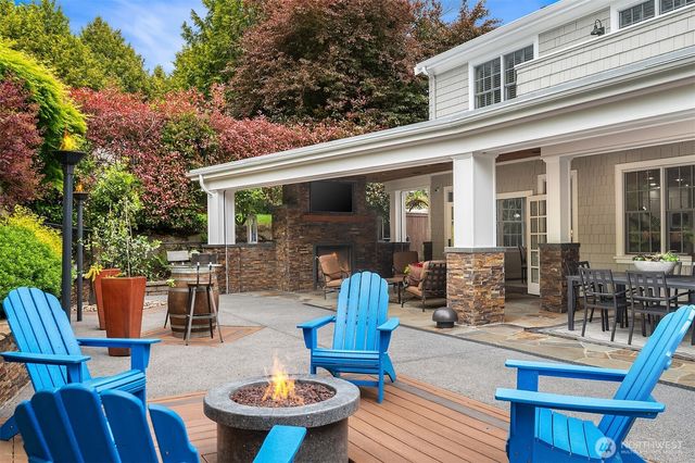 10910 NE 18th Place, Bellevue, WA 98004