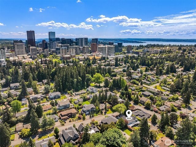 10910 NE 18th Place, Bellevue, WA 98004