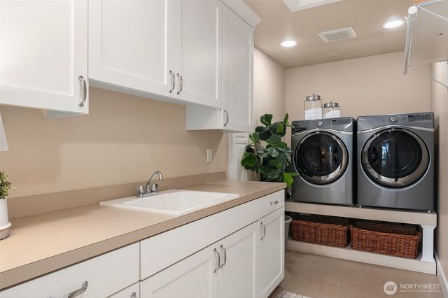 10910 NE 18th Place, Bellevue, WA 98004