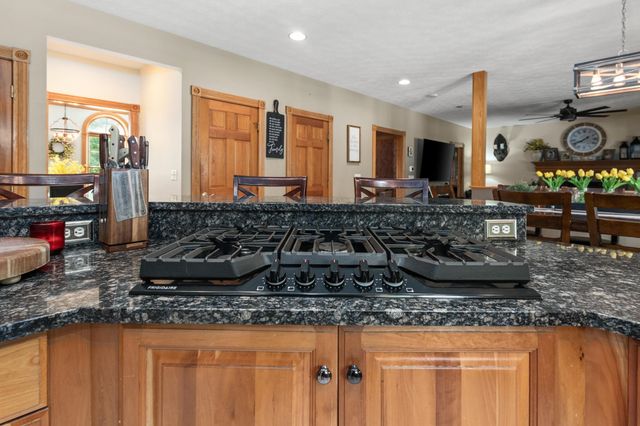 12 Pheasant Lane, New Boston, NH 03070