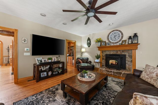 12 Pheasant Lane, New Boston, NH 03070