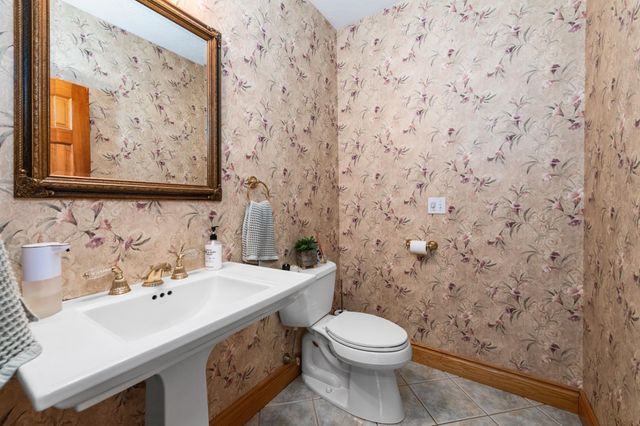 12 Pheasant Lane, New Boston, NH 03070