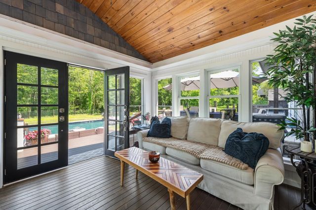 12 Pheasant Lane, New Boston, NH 03070