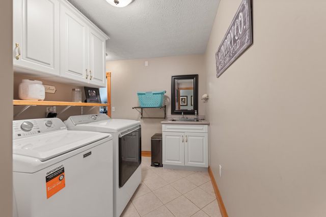 12 Pheasant Lane, New Boston, NH 03070