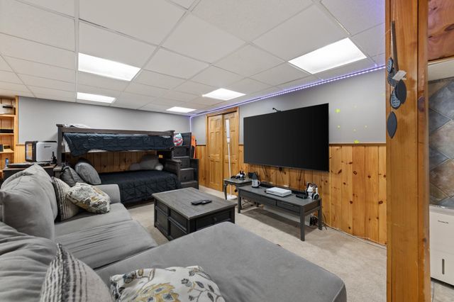 12 Pheasant Lane, New Boston, NH 03070