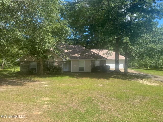 35 Cedar Wood Drive, Perkinston, MS 39573