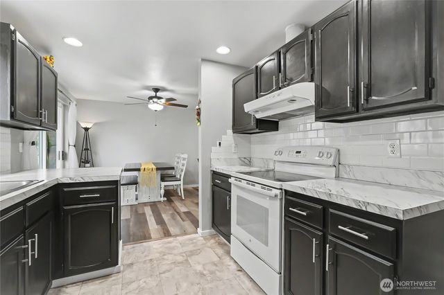 9807 Overlook Drive NW, Olympia, WA 98502