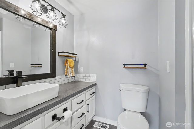 9807 Overlook Drive NW, Olympia, WA 98502