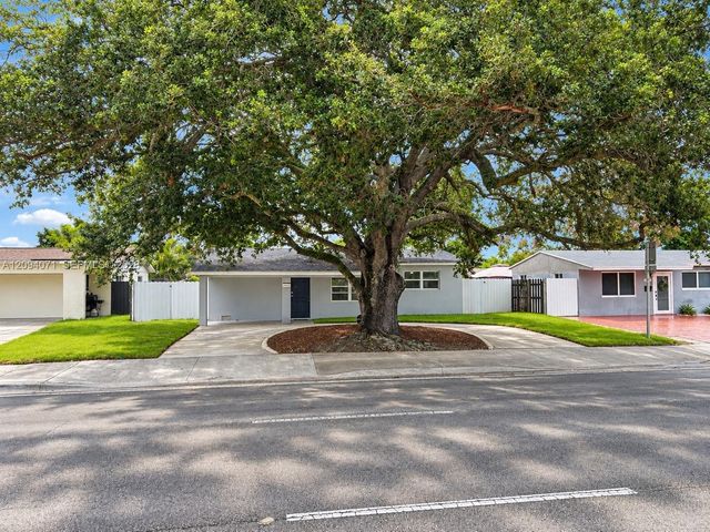 6831 Sheridan Street, Hollywood, FL 33024