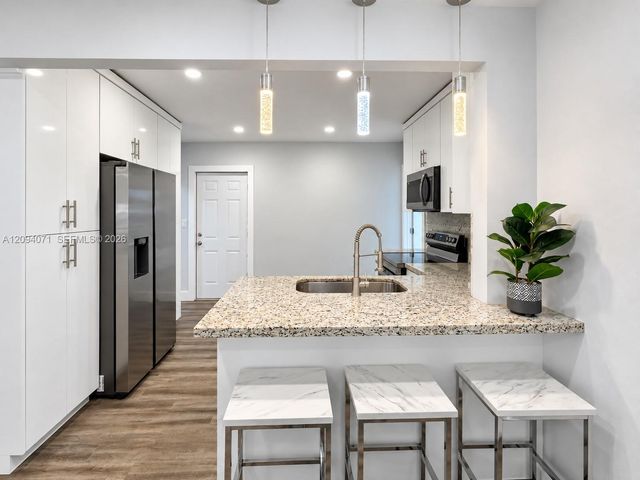 6831 Sheridan Street, Hollywood, FL 33024