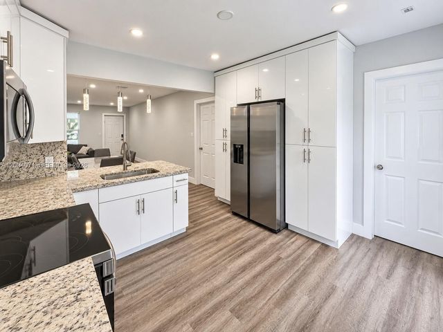 6831 Sheridan Street, Hollywood, FL 33024