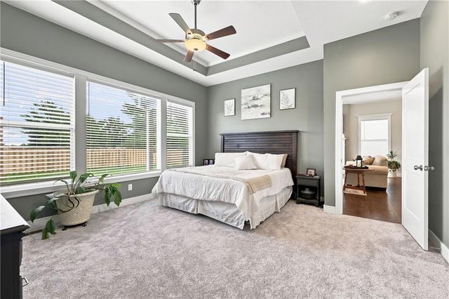 1122 SW Cheshire Drive, Lee's Summit, MO 64083