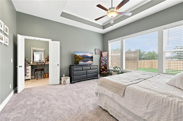 1122 SW Cheshire Drive, Lee's Summit, MO 64083