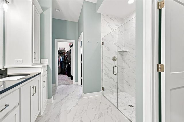 1122 SW Cheshire Drive, Lee's Summit, MO 64083