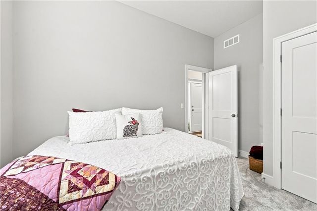 1122 SW Cheshire Drive, Lee's Summit, MO 64083