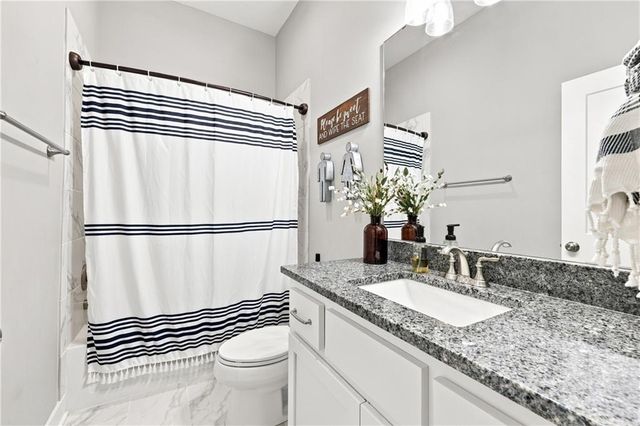 1122 SW Cheshire Drive, Lee's Summit, MO 64083