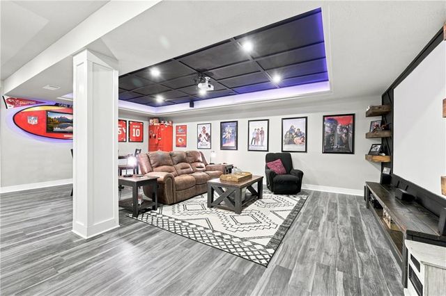 1122 SW Cheshire Drive, Lee's Summit, MO 64083