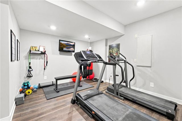1122 SW Cheshire Drive, Lee's Summit, MO 64083
