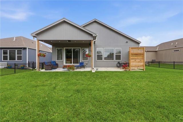 1122 SW Cheshire Drive, Lee's Summit, MO 64083