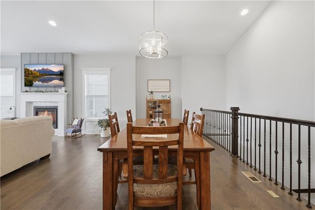 1122 SW Cheshire Drive, Lee's Summit, MO 64083
