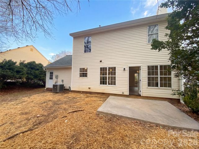 5719 Rocbridge Lane, Charlotte, NC 28208