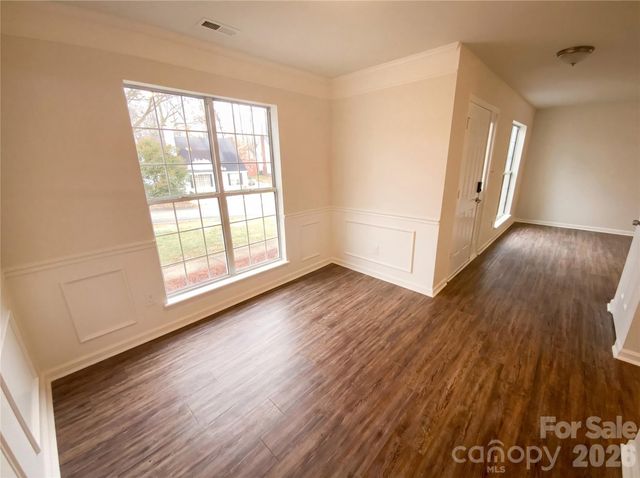 5719 Rocbridge Lane, Charlotte, NC 28208