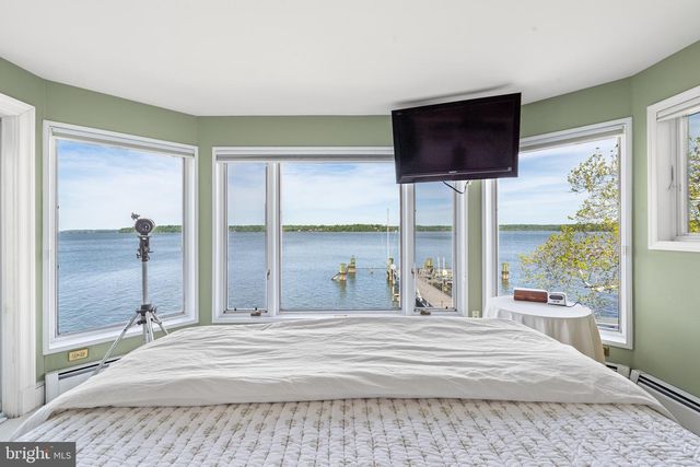 7831 SOUTHDOWN RD, Alexandria, VA 22308