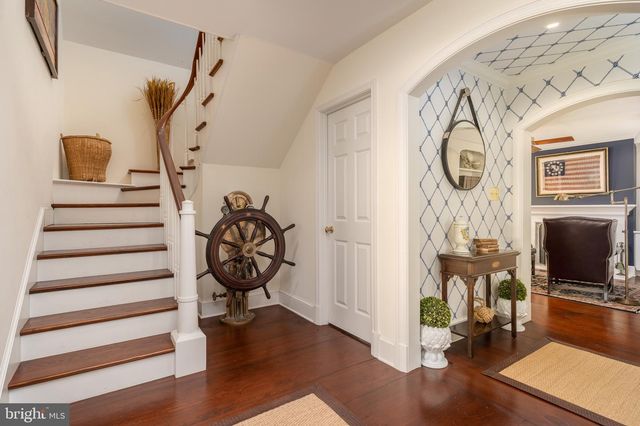 7831 SOUTHDOWN RD, Alexandria, VA 22308