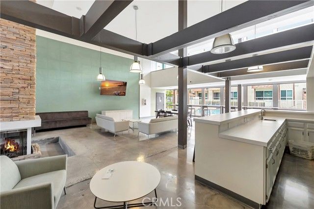 5585 E Pacific Coast HWY 342, Long Beach, CA 90804