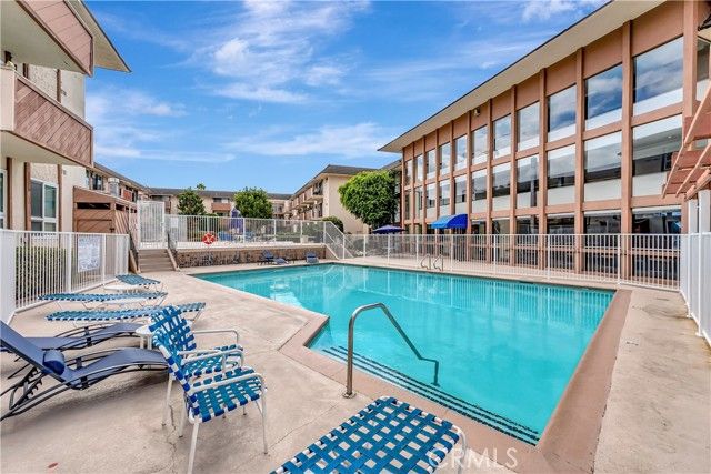 5585 E Pacific Coast HWY 342, Long Beach, CA 90804