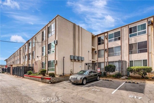 5585 E Pacific Coast HWY 342, Long Beach, CA 90804