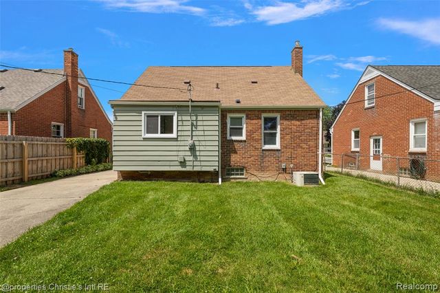 3022 N Blair Avenue, Royal Oak, MI 48073
