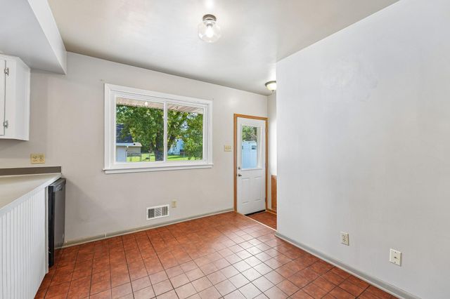 585 9th Street N, Bayport, MN 55003