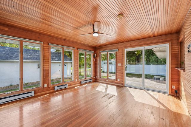 585 9th Street N, Bayport, MN 55003