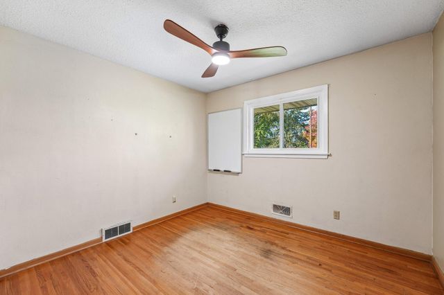 585 9th Street N, Bayport, MN 55003