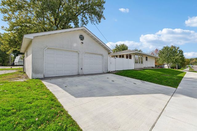 585 9th Street N, Bayport, MN 55003