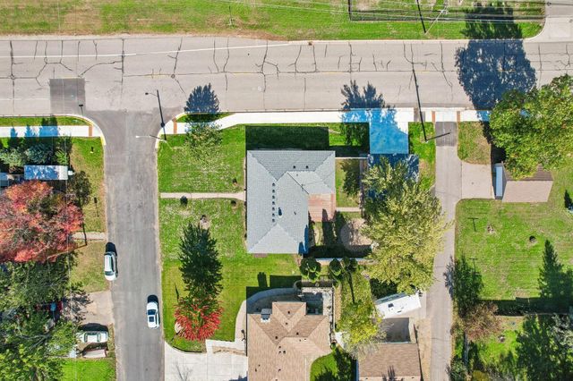 585 9th Street N, Bayport, MN 55003