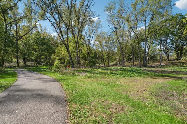 585 9th Street N, Bayport, MN 55003