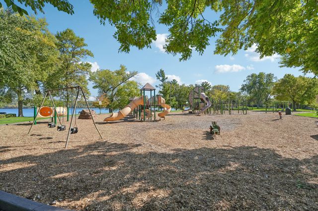 585 9th Street N, Bayport, MN 55003