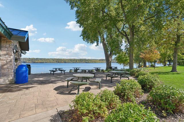 585 9th Street N, Bayport, MN 55003