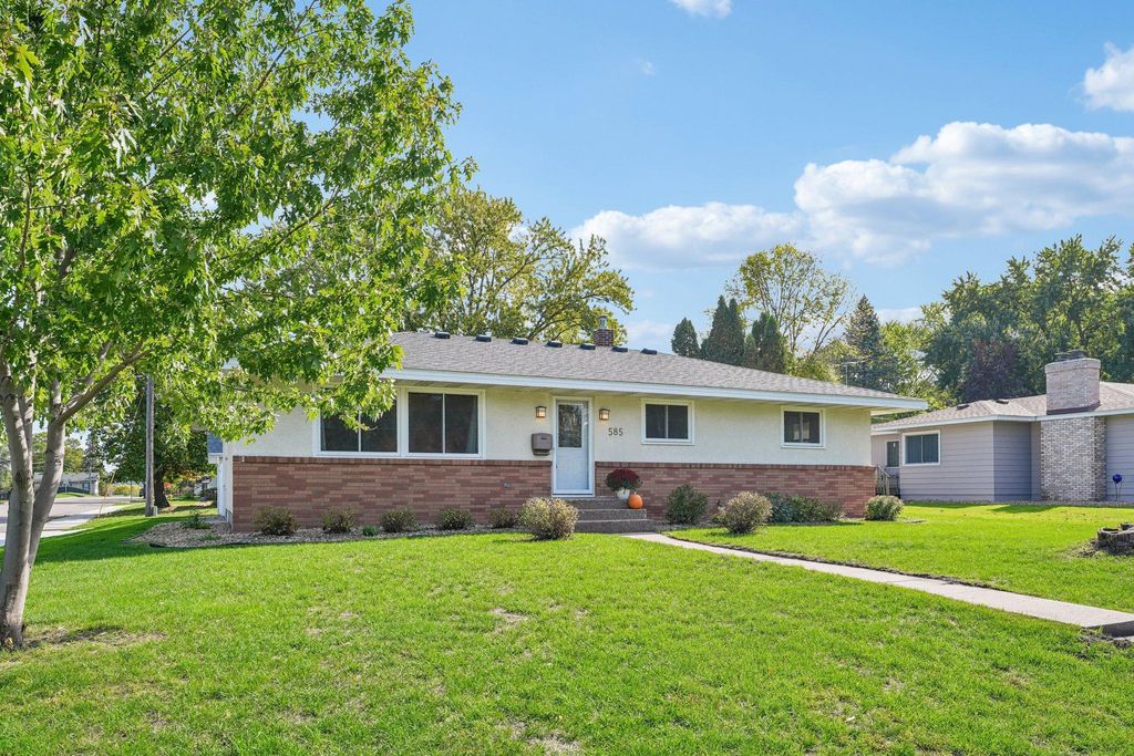 585 9th Street N, Bayport, MN 55003 — exterior