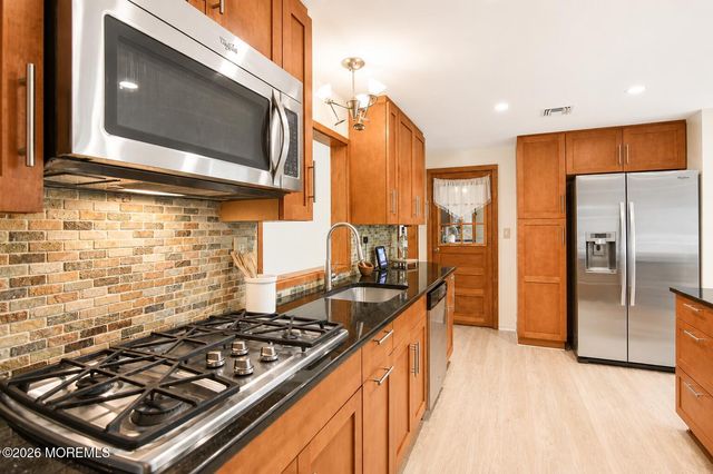 85 Swartzel Drive, Middletown, NJ 07748