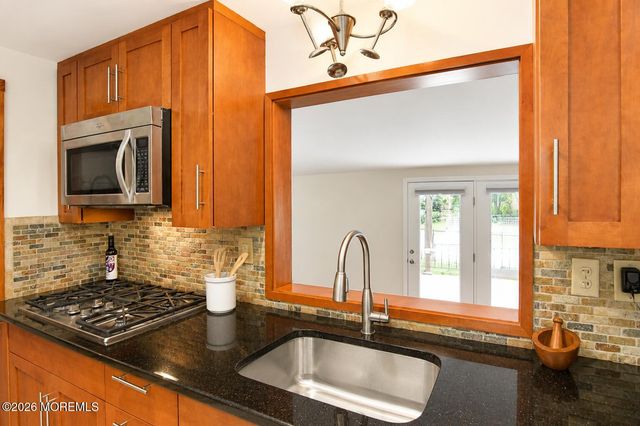 85 Swartzel Drive, Middletown, NJ 07748