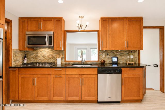85 Swartzel Drive, Middletown, NJ 07748