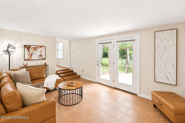 85 Swartzel Drive, Middletown, NJ 07748