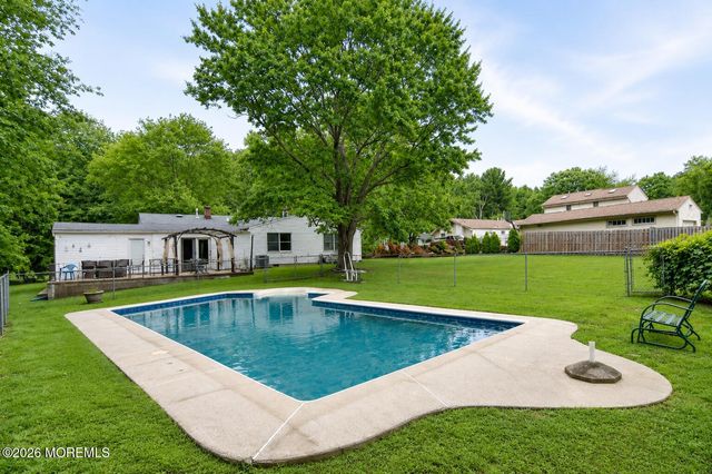 85 Swartzel Drive, Middletown, NJ 07748