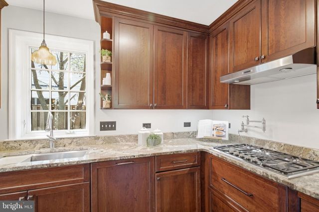 6424 BROAD ST, Bethesda, MD 20816